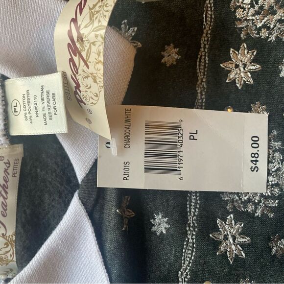 Feathers Petite Snow Sweater - Picture 7 of 7